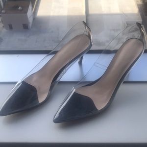 Black peep toe clear pumps